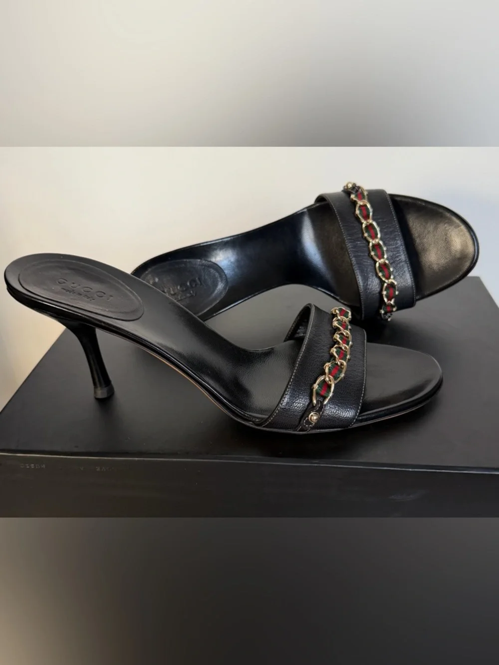 Gucci Black Leather Kitten Heel Sandals with Gold Chain Green and Red Webbing - Picture 12 of 14